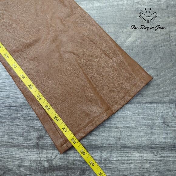 Paige Claudine Ankle Flare Faux Leather Pants Size 26 (2) - Picture 5 of 6